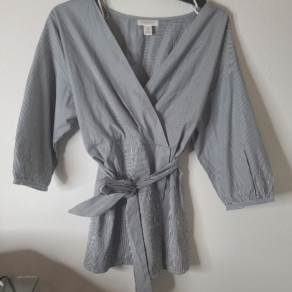 ☀️Black and Grey Motherhood Maternity Blouse